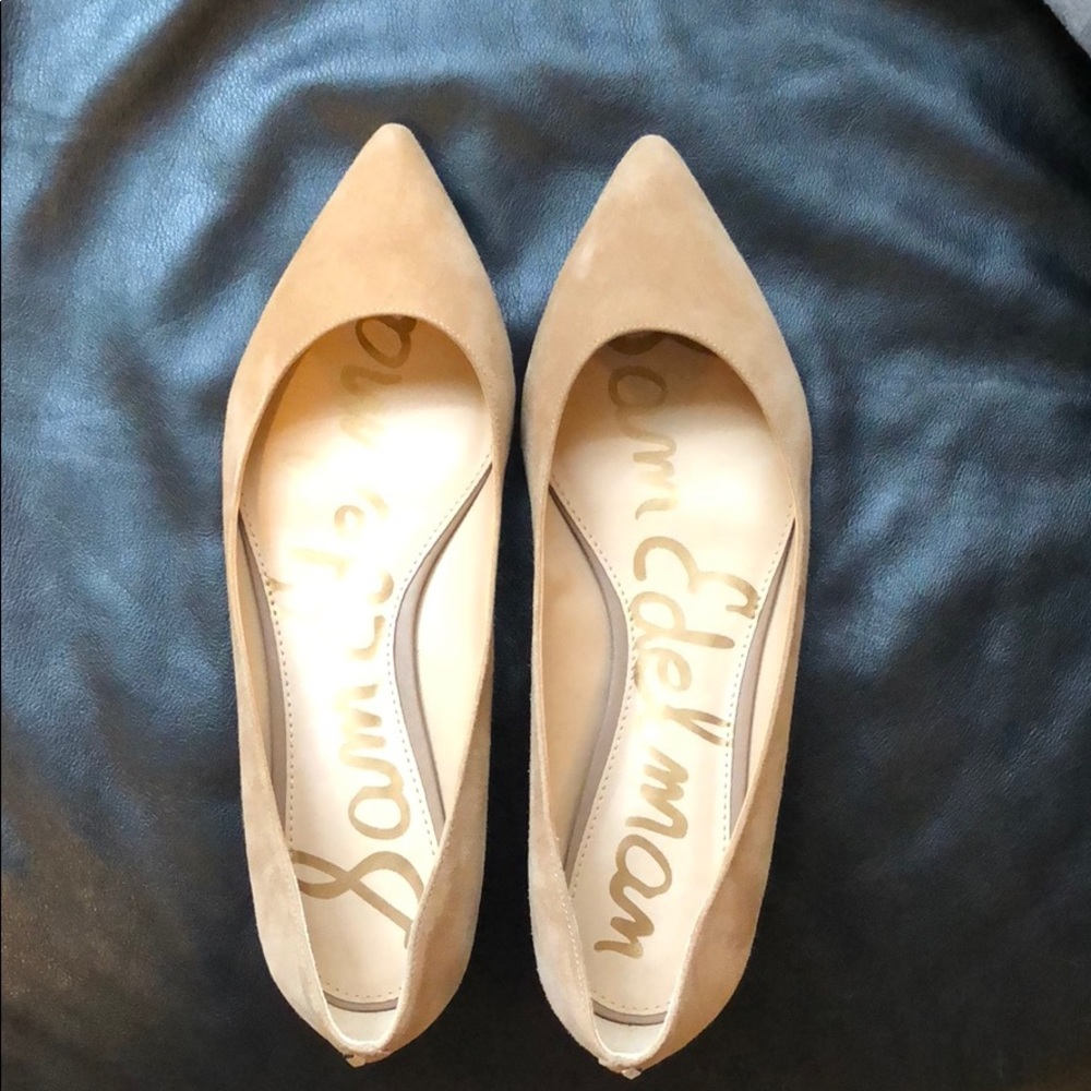 Pointed toe flats!
